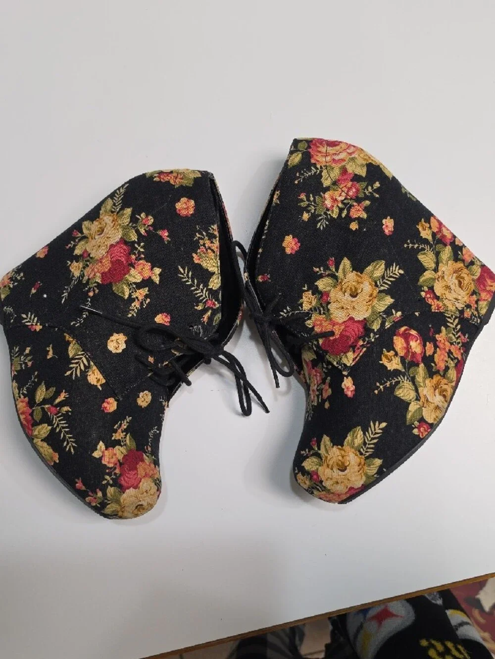 Charlotte Russe Floral Lace-Up Platform Wedge Booties - Size 9